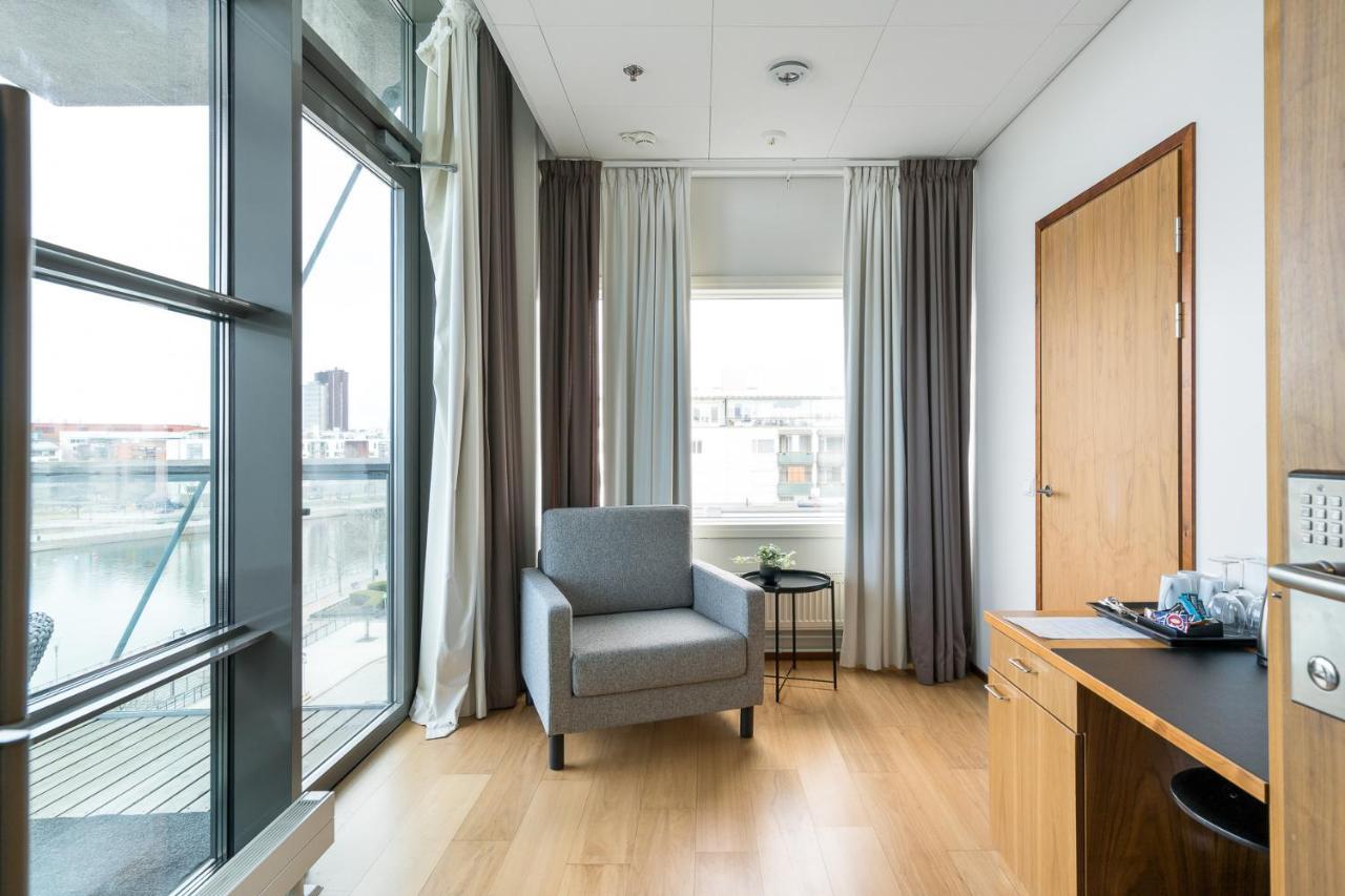 Hiisi Hotel Helsinki Jaetkaesaari エクステリア 写真
